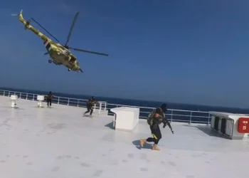 قيادي بجماعة الحوثي يكشف: تلقينا “إغراءات” من واشنطن مقابل وقف هجماتنا المساندة لقطاع غزة