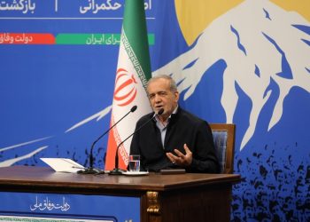 بزشكيان في أول مؤتمر صحفي: قضية الحجاب والعلاقات مع الغرب