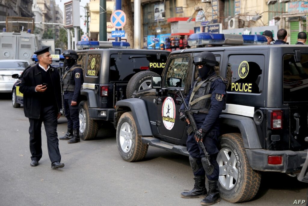 الأمن المصري يعتقل مواطنين وأجانب بسبب وقفة لدعم غزة ولبنان (شاهد)