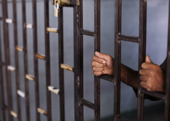 قُبض عليه بسبب تغريدات.. وفاة معتقل داخل السجون السعودية