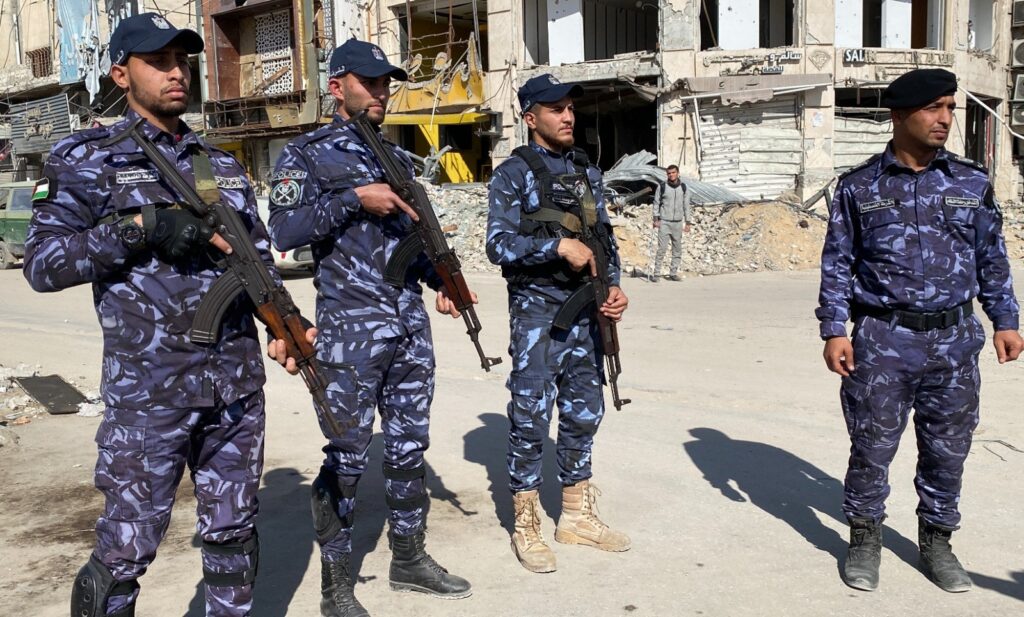 شرطة غزة تنعي 1400 من عناصرها استشهدوا خلال الحرب 1 شرطة غزة تنعي 1400 من عناصر استشهدوا خلال الحرب
