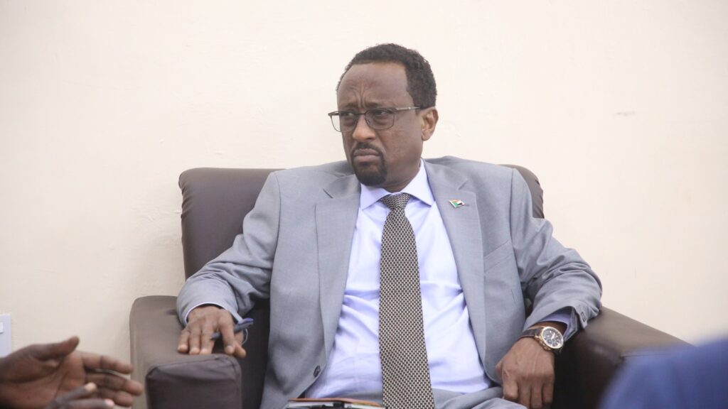 وزير سوداني يهاجم الإمارات بعد مؤتمر أديس أبابا: "مكر شيطاني" 1 وزير سوداني يهاجم الإمارات بعد مؤتمر أديس أبابا: "مكر شيطاني"