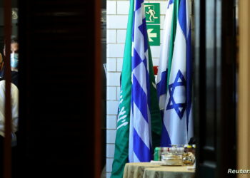 "عقلية متطرفة".. السعودية تدين تصريحات نتنياهو بشأن تهجير الفلسطينيين