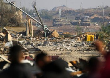 جيش الاحتلال يتوغل مجددًا في وسط غزة ويُعيد التمركز في محور نتساريم