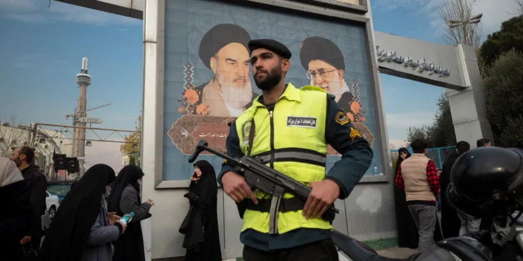 اشتباك مع خلية تابعة للموساد واعتقال عملاء لإسرائيل في إيران